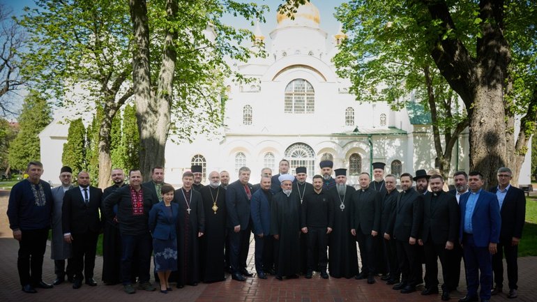 с зе и ВРЦиРО.jpg (103 KB)