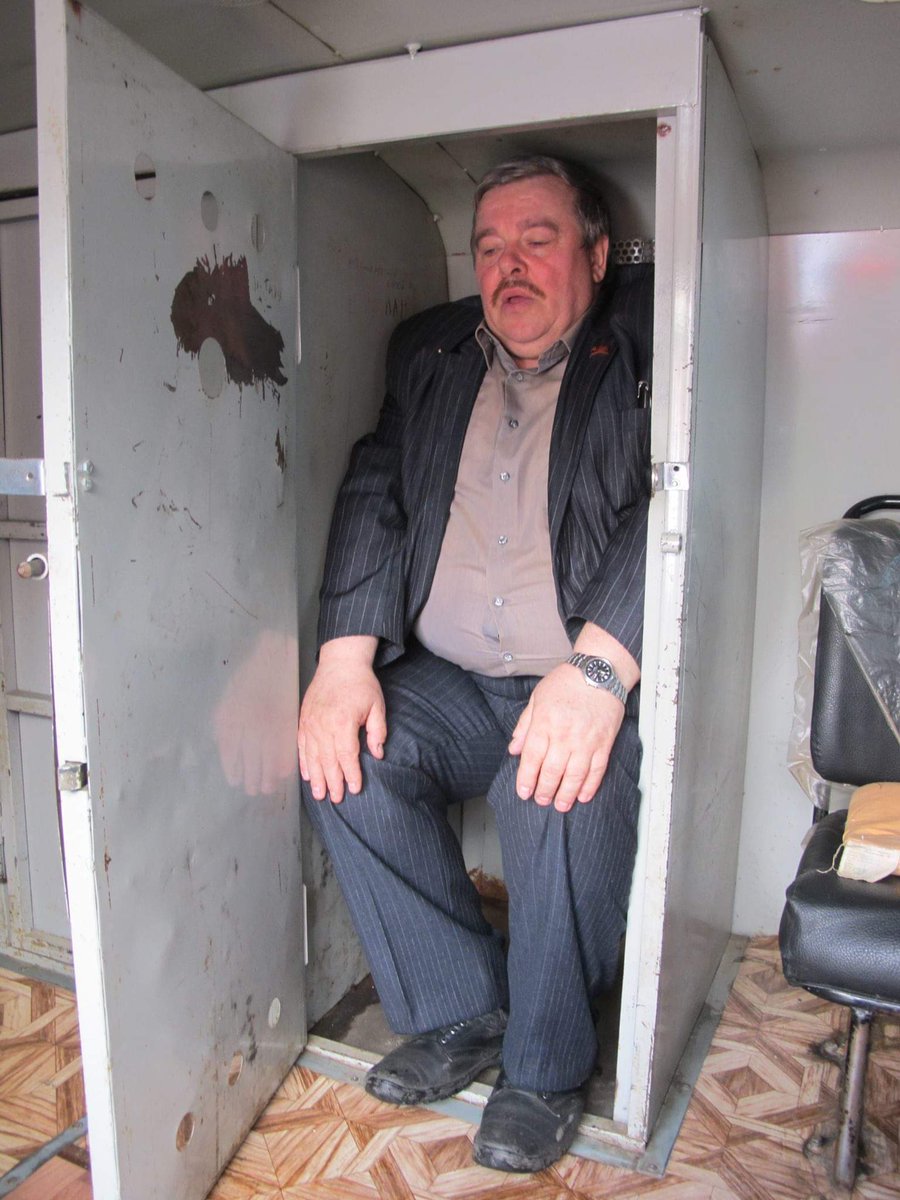 "Стакан" в автозаке